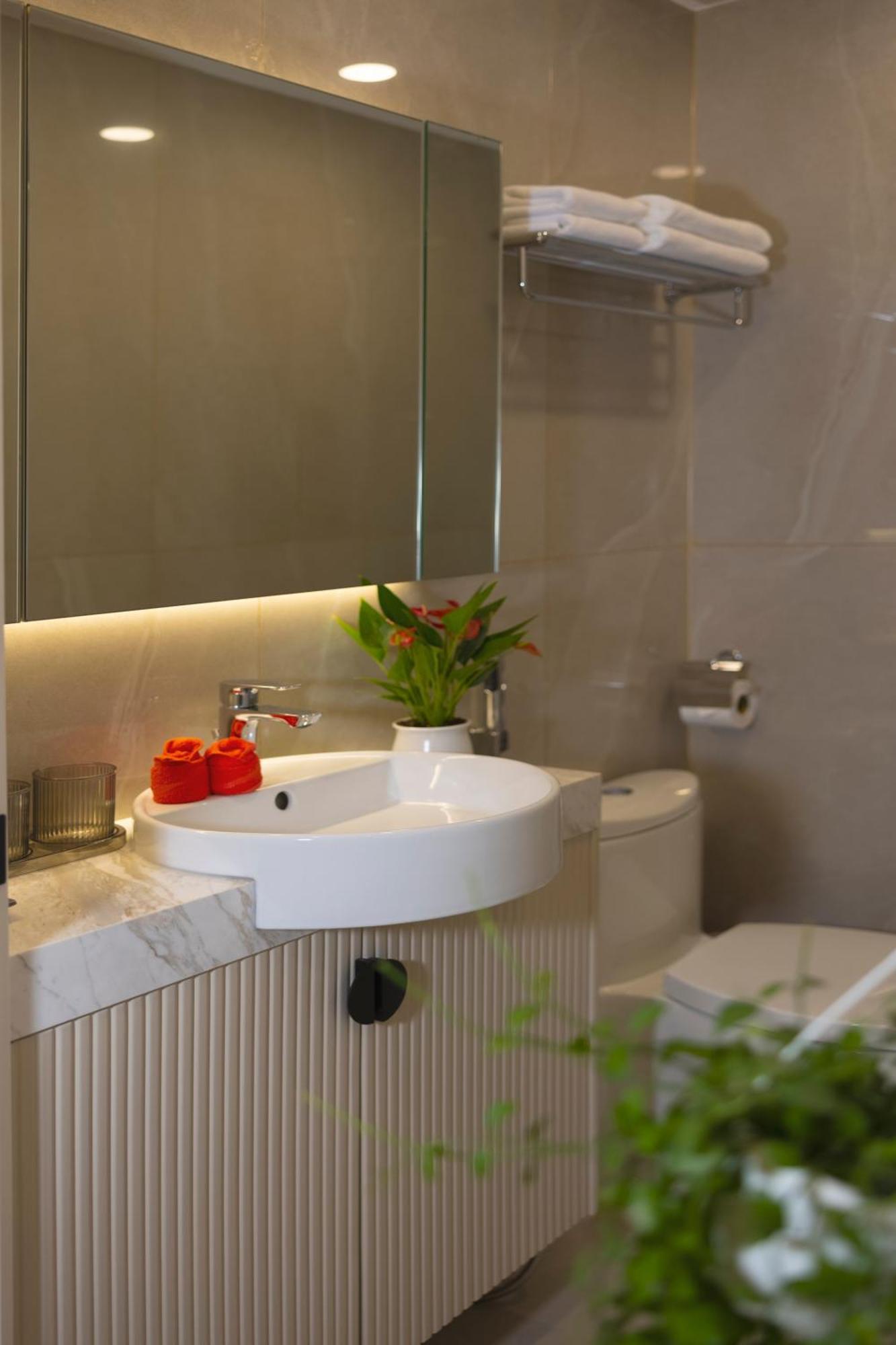 Ben Thanh Luxury Suite Hotel & Spa Ho Chi Minh City Exterior photo